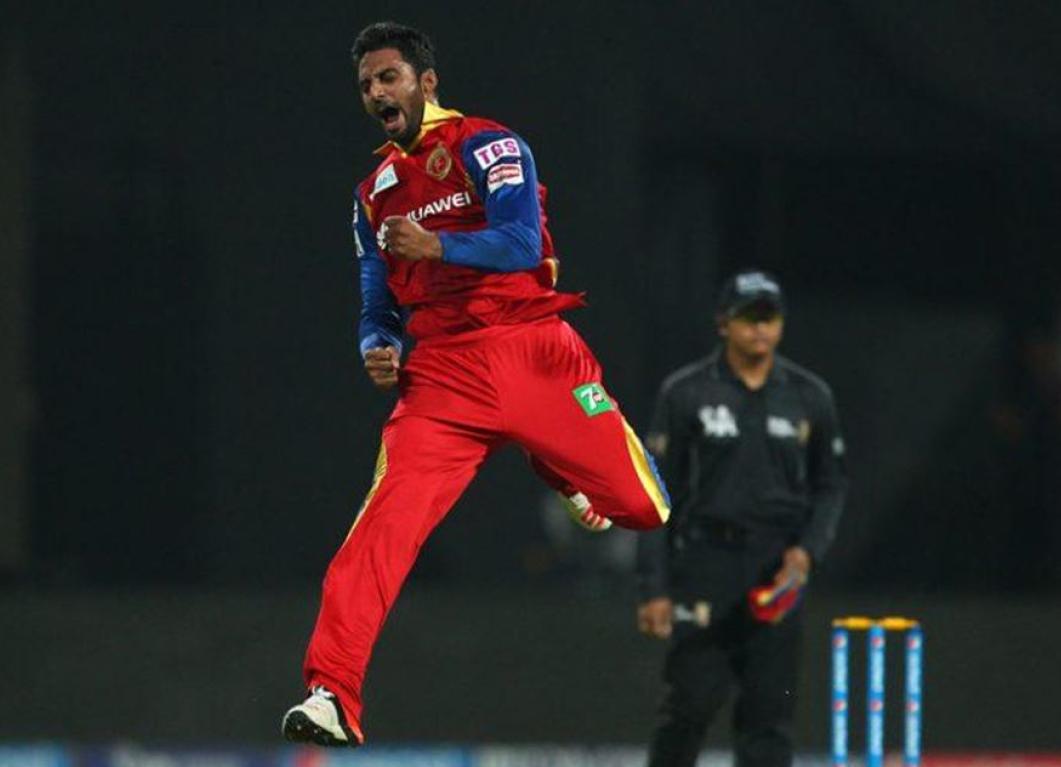 Gayle and Aravind star as RCB crush KXIP Gayle and Aravind star as RCB crush KXIP