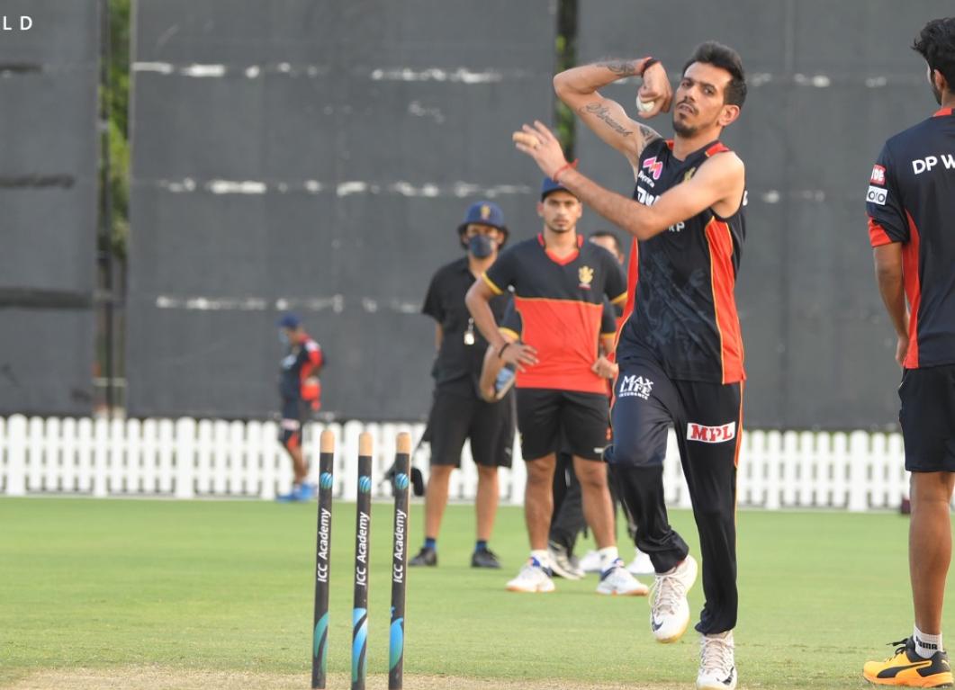 RCB spinners Yuzvendra Chahal, Washington Sundar and Pawan Negi start bowling