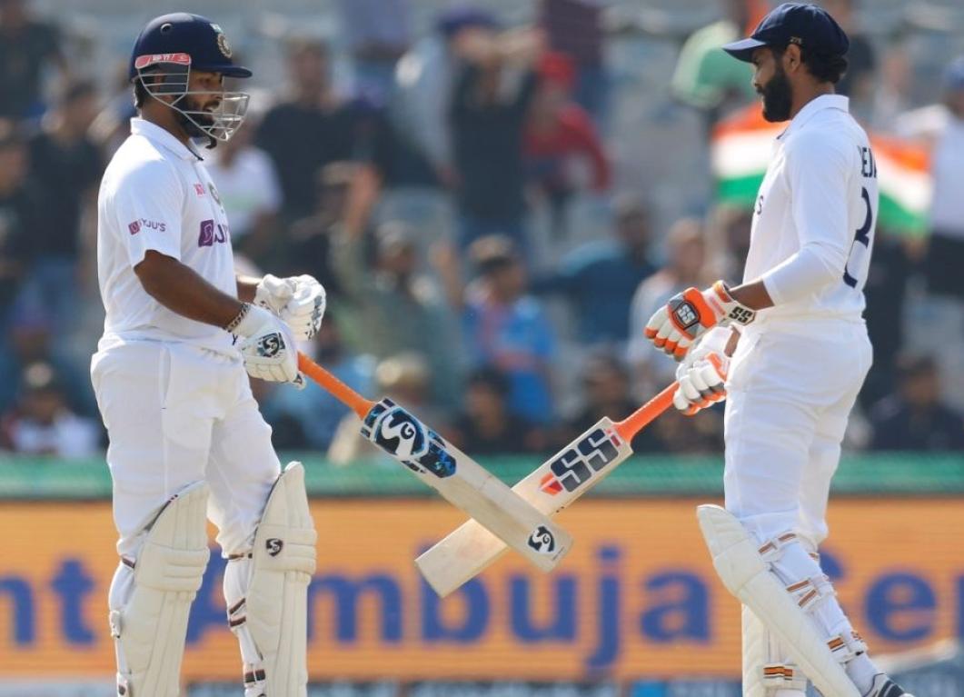 India dictate proceedings on Day 1 as Pant and Vihari score half-centuries