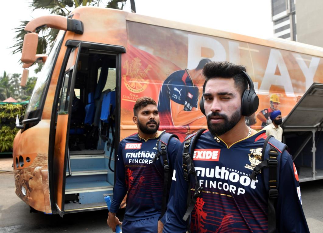 Mohammed Siraj speaks about what it feels like to join the RCB family after a long time Mohammed Siraj speaks about what it feels like to join the RCB family after a long time
