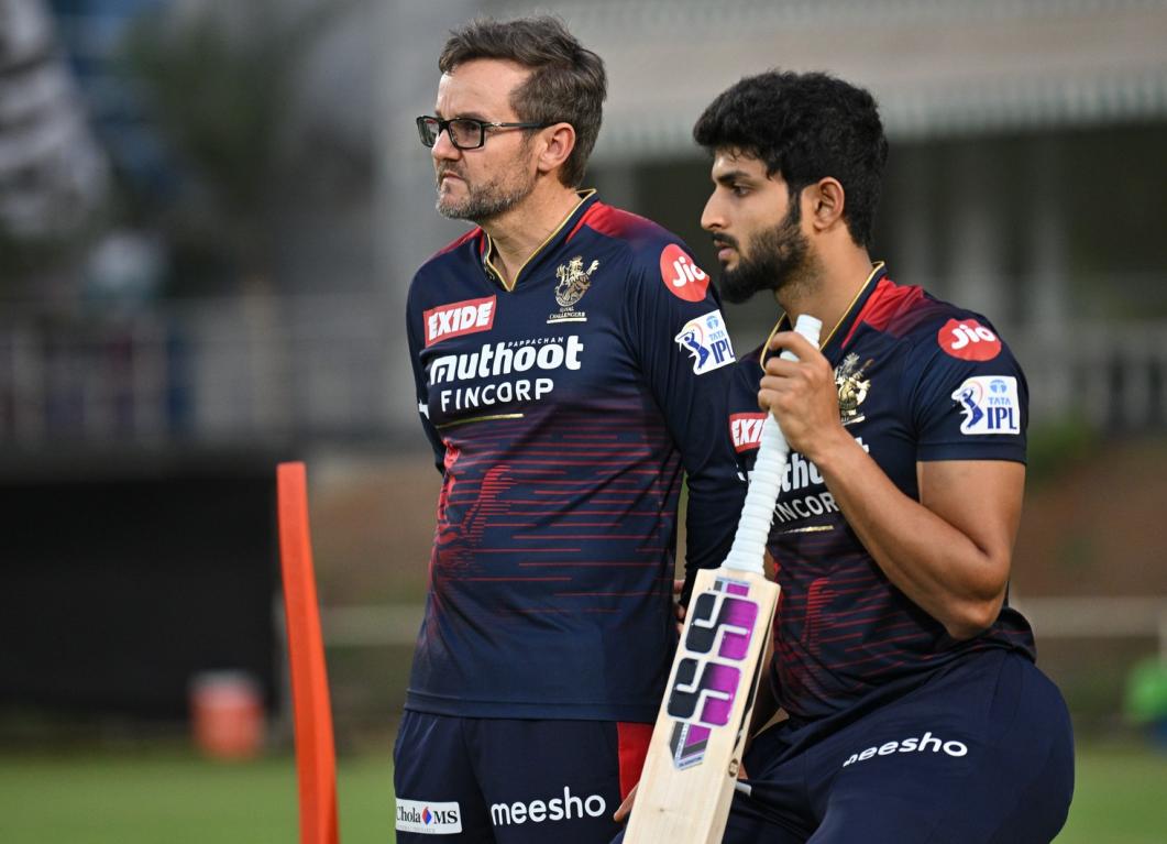 We have to be smart in terms of bringing the big side into play: Mike Hesson