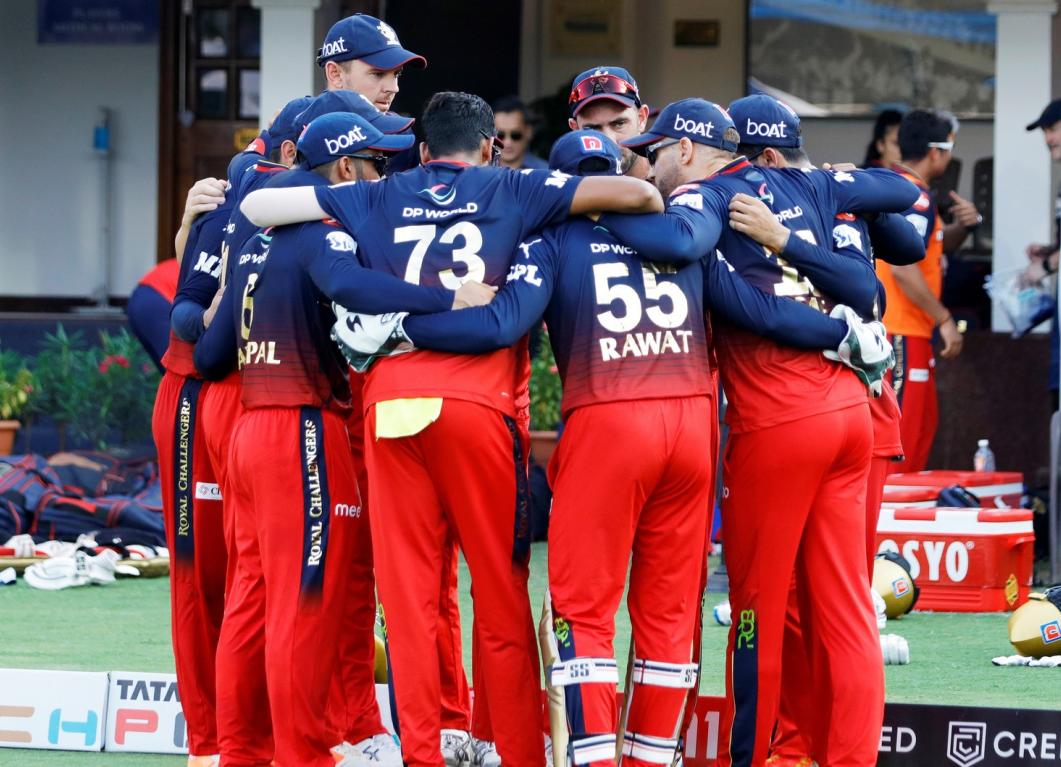 Titans pip RCB to make it 8 out of 9