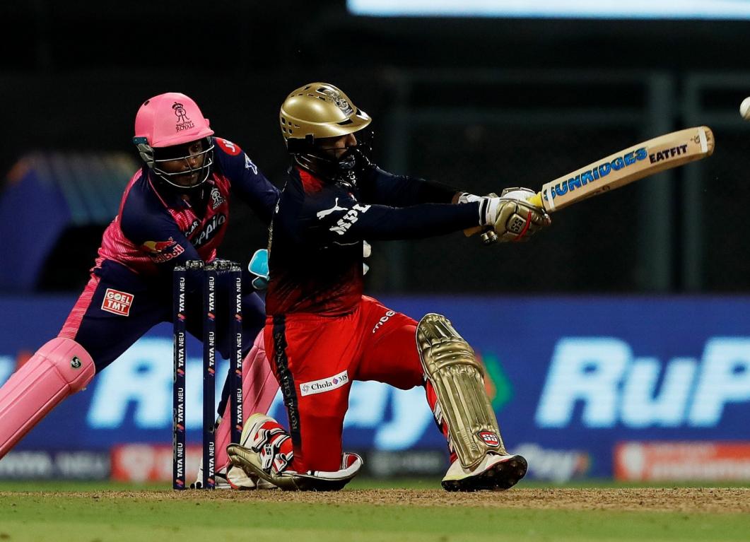 Karthik and Shahbaz show the way as Royal Challengers triumph in the Battle Royale