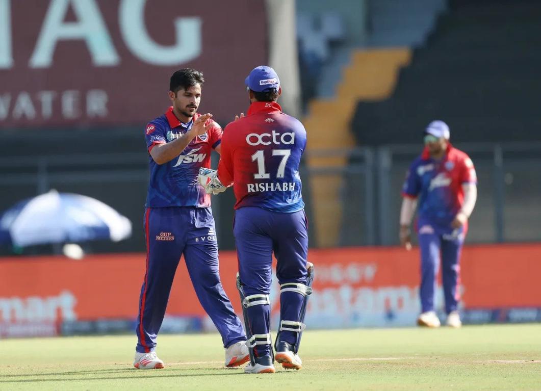 Top 4 race heats up as Delhi take on RR in a crucial encounter