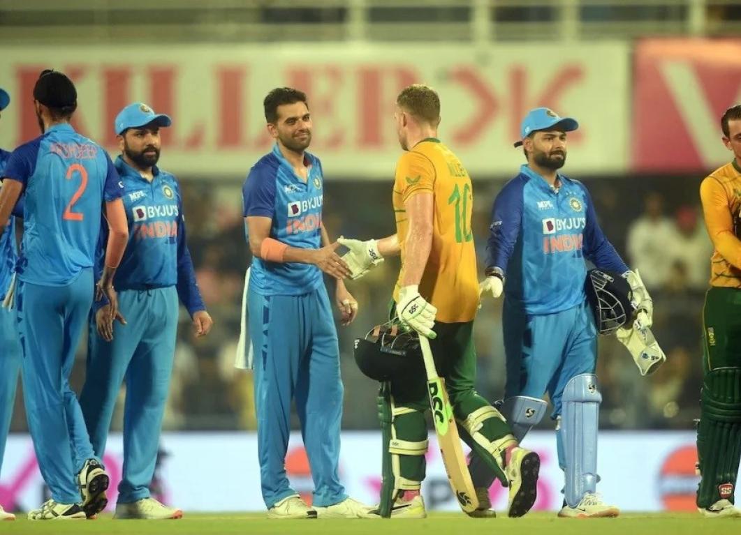 Records tumble in the second T20I as India and South Africa put on a run-fest Records tumble in the second T20I as India and South Africa put on a run-fest