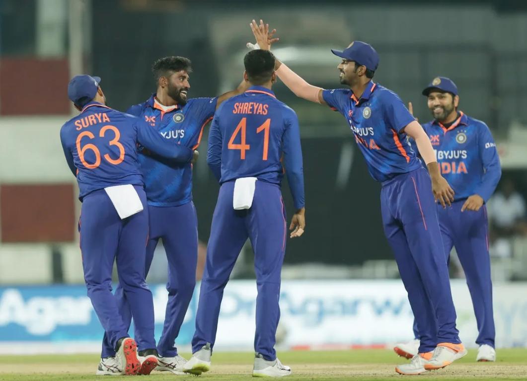 Gill and Siraj shine as India survive Bracewell onslaught in a thriller in Hyderabad Gill and Siraj shine as India survive Bracewell onslaught in a thriller in Hyderabad