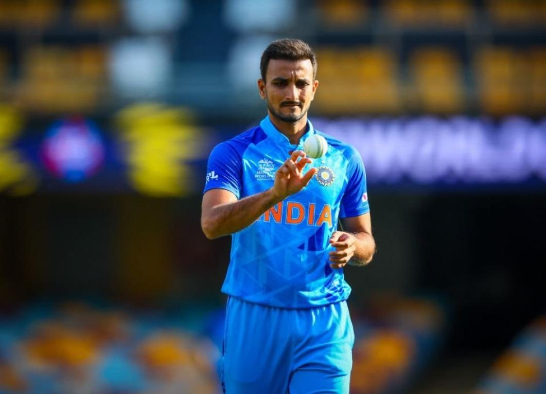 Harshal Patel talks about missing out on the T20 World Cup and the rollercoaster set of emotions that followed Harshal Patel talks about missing out on the T20 World Cup and the rollercoaster set of emotions that followed