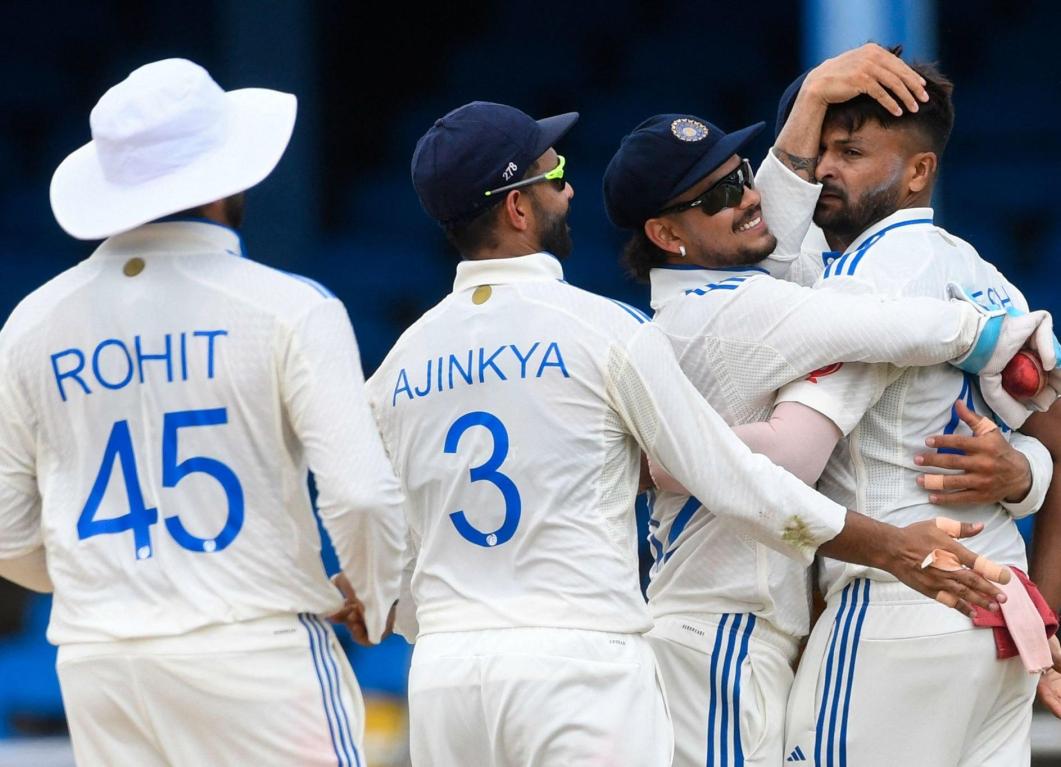 Watch – Mukesh Kumar’s emotional phone call with his mother after making his international debut Watch – Mukesh Kumar’s emotional phone call with his mother after making his international debut