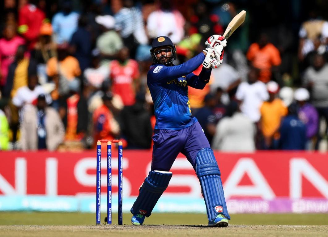 Watch – Wanindu Hasaranga smashes Tabraiz Shamsi for a monstrous hit en route to his blistering half-century Watch – Wanindu Hasaranga smashes Tabraiz Shamsi for a monstrous hit en route to his blistering half-century