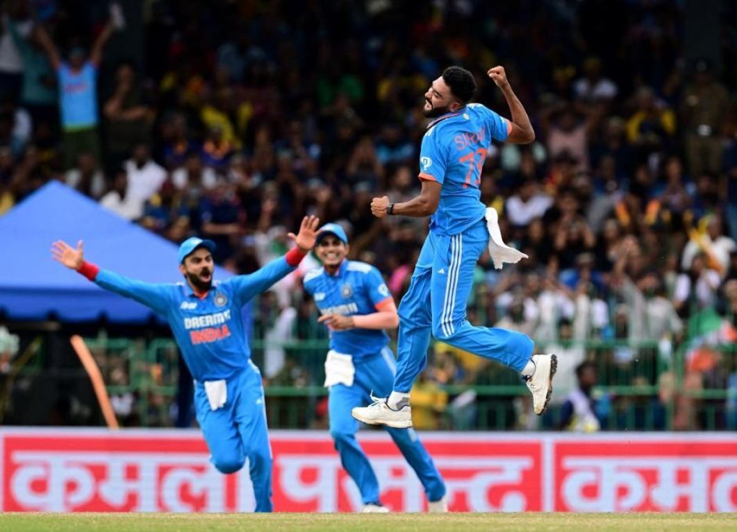 Watch – Mohammed Siraj’s four-wicket burst in a single over vs Sri Lanka Watch – Mohammed Siraj’s four-wicket burst in a single over vs Sri Lanka