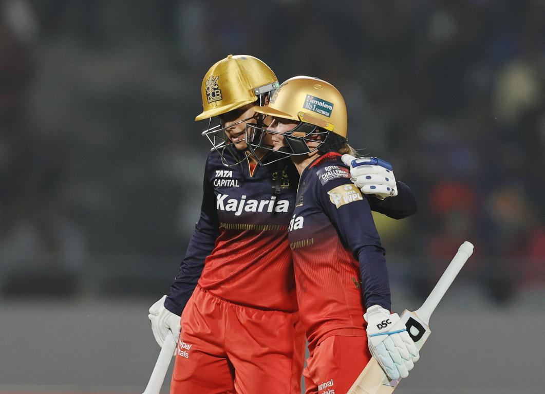 Smriti Mandhana and Dani Wyatt Smriti Mandhana and Dani Wyatt