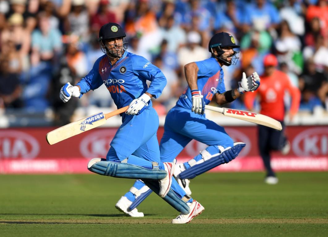 MS Dhoni and Virat Kohli Batting