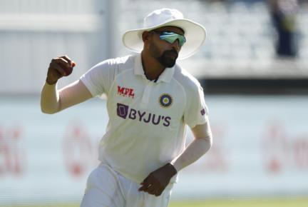 You have earned this: R Ashwin to debutant Mohammed Siraj