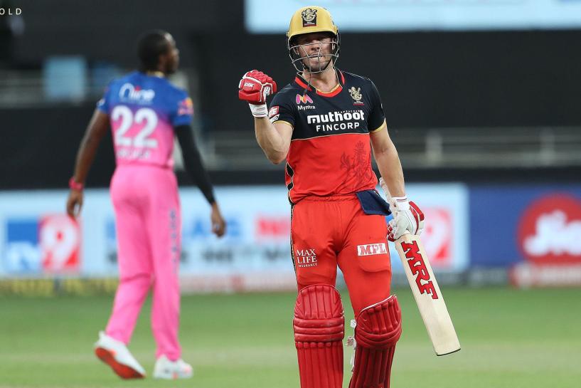 AB de Villiers makes batting look so simple: Sunil Gavaskar