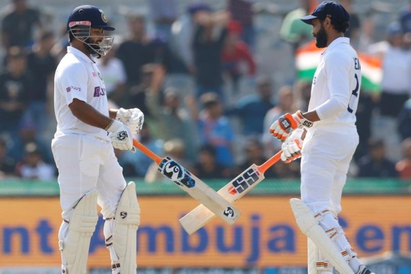 India dictate proceedings on Day 1 as Pant and Vihari score half-centuries
