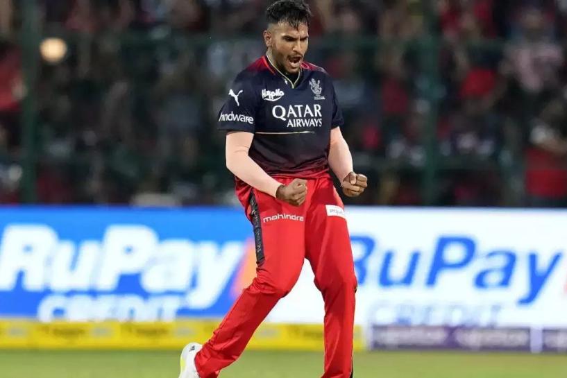 Vyshak Vijaykumar bags the Player of the Match award for his game-changing spell against Mangalore Dragons in Maharaja Trophy T20