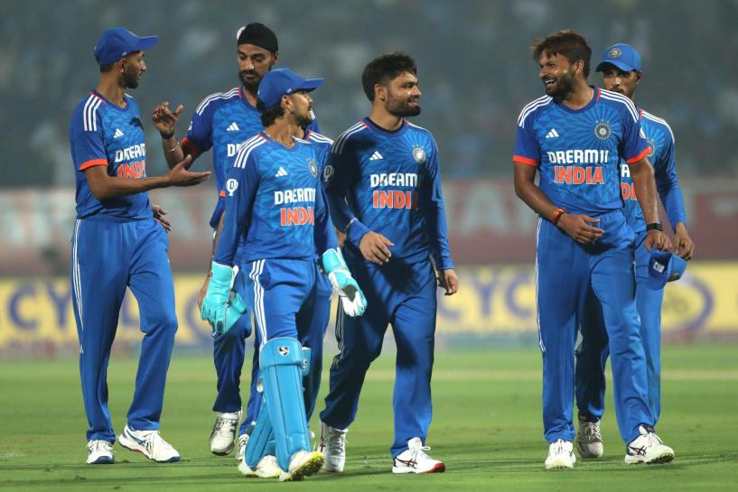 India hope to extend their lead against a wounded Australia in Kerala